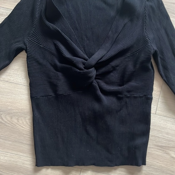 Black vneck top - Picture 3 of 4